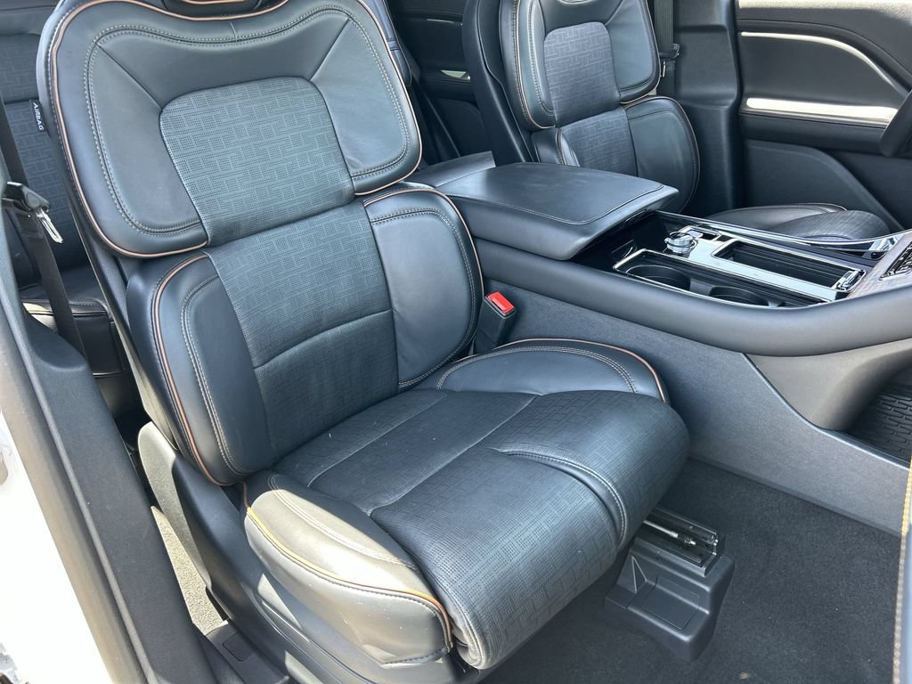Used 2025 Lincoln Aviator Black Label w/ Black Label Special Edition AWD/4WD image 29