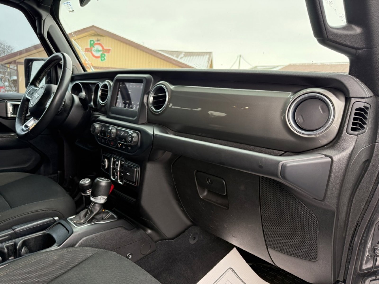 Used 2019 Jeep Wrangler Unlimited Sahara w/ Safety Group image 12