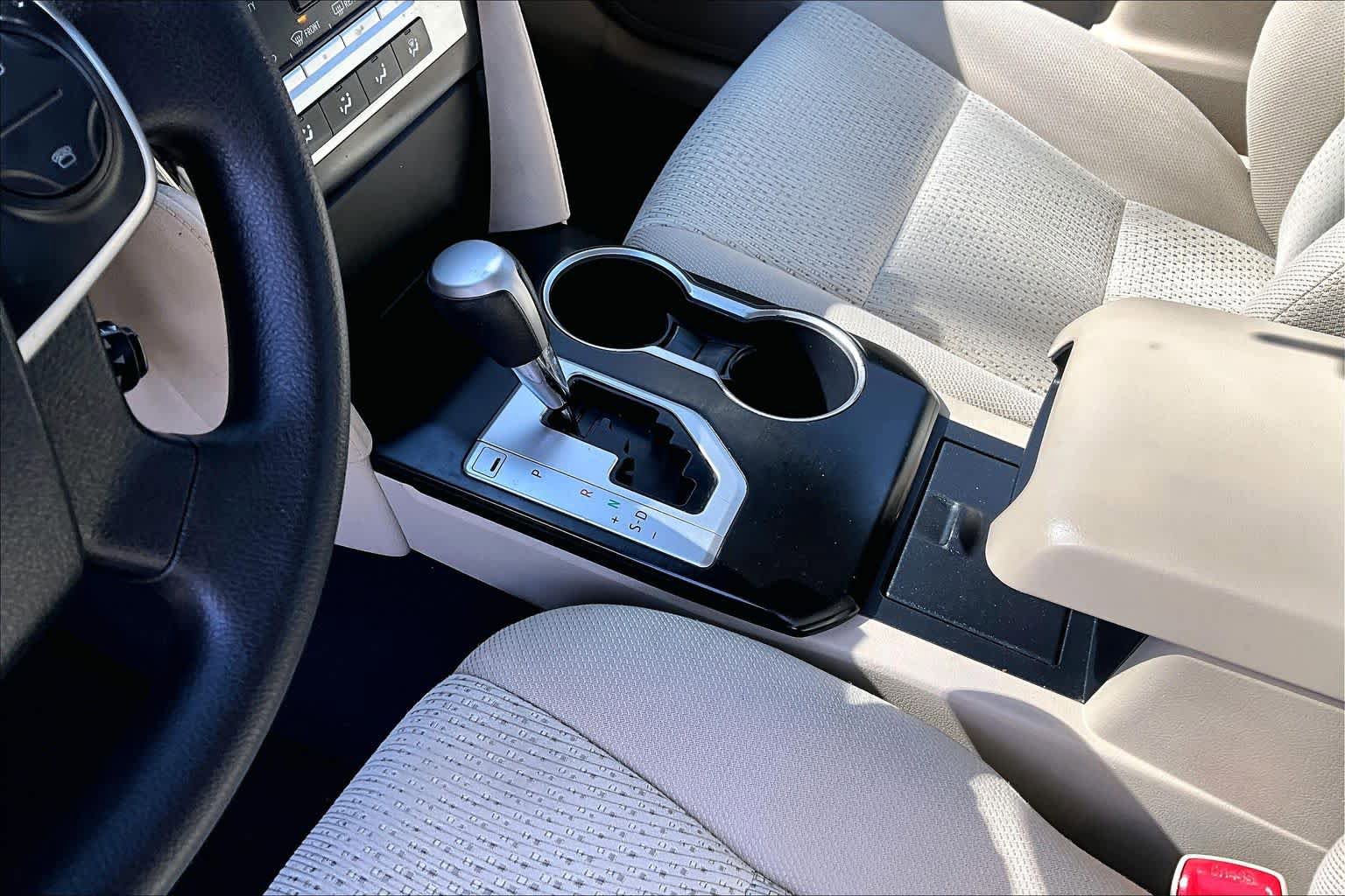 Used 2014 Toyota Camry LE FWD image 15