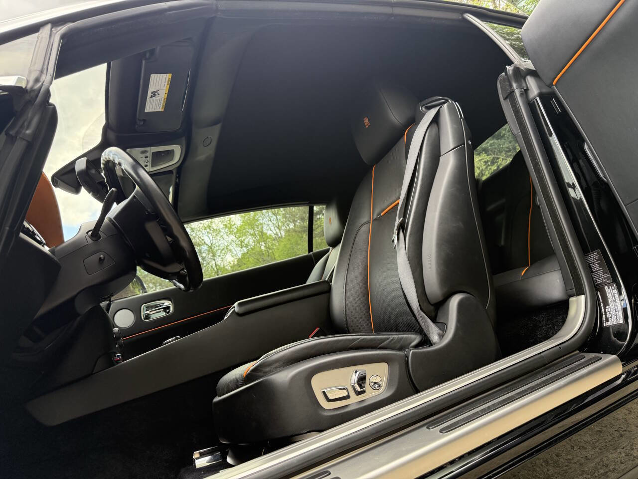 Used 2018 Rolls-Royce Dawn image 49