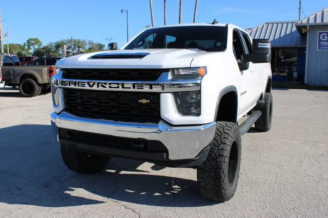 Used 2021 Chevrolet Silverado 2500 LT w/ Fleet Comfort Package AWD/4WD image 3
