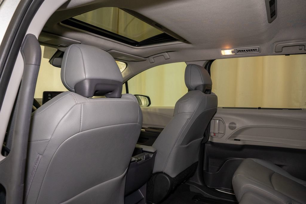 Certified 2023 Toyota Sienna XLE image 10