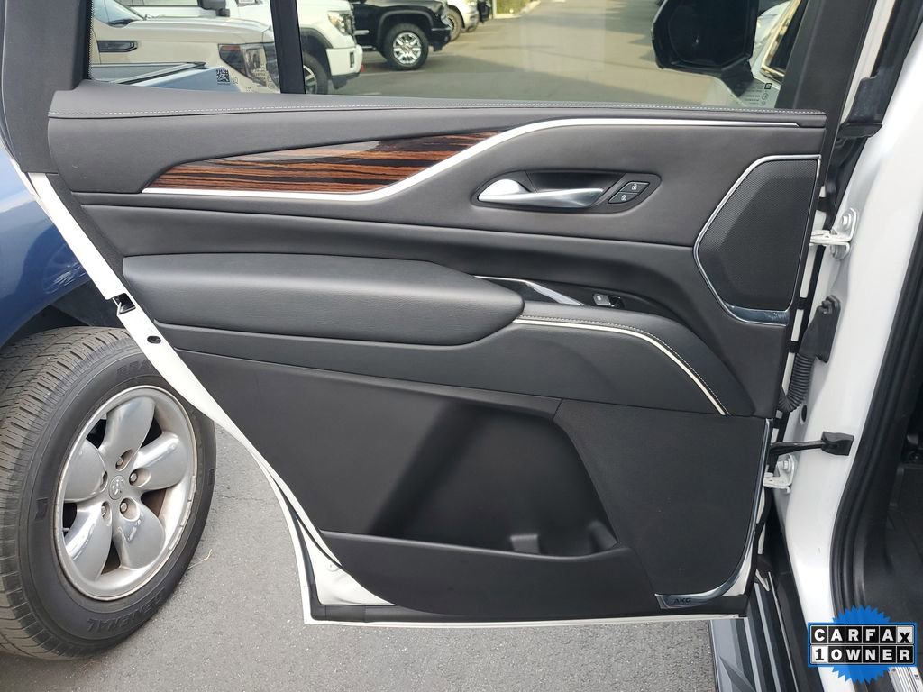 Used 2023 Cadillac Escalade Premium Luxury image 19