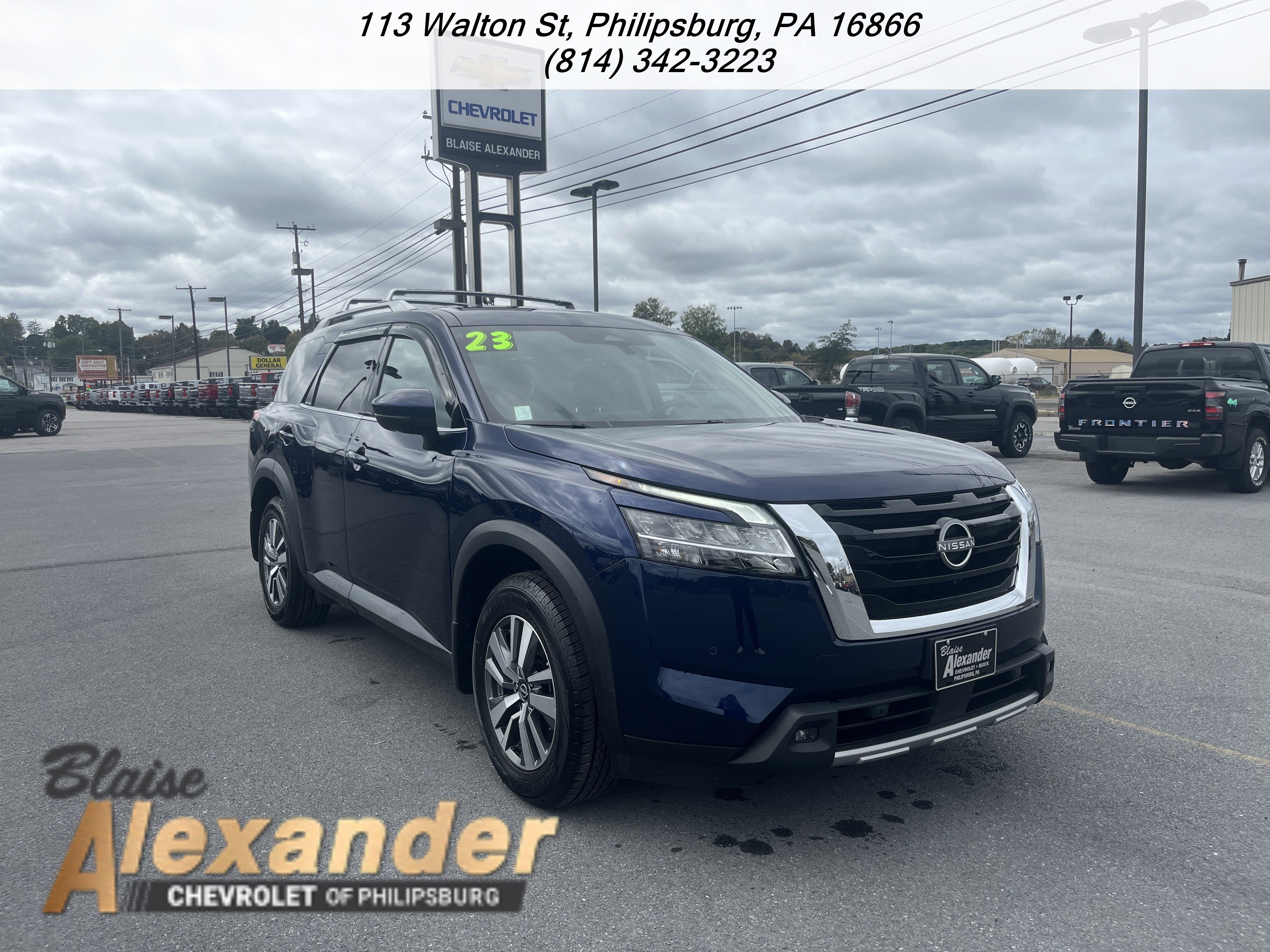 Used 2023 Nissan Pathfinder SL
