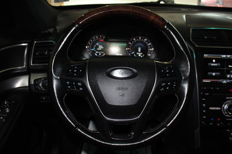 Used 2016 Ford Explorer Platinum AWD/4WD image 16