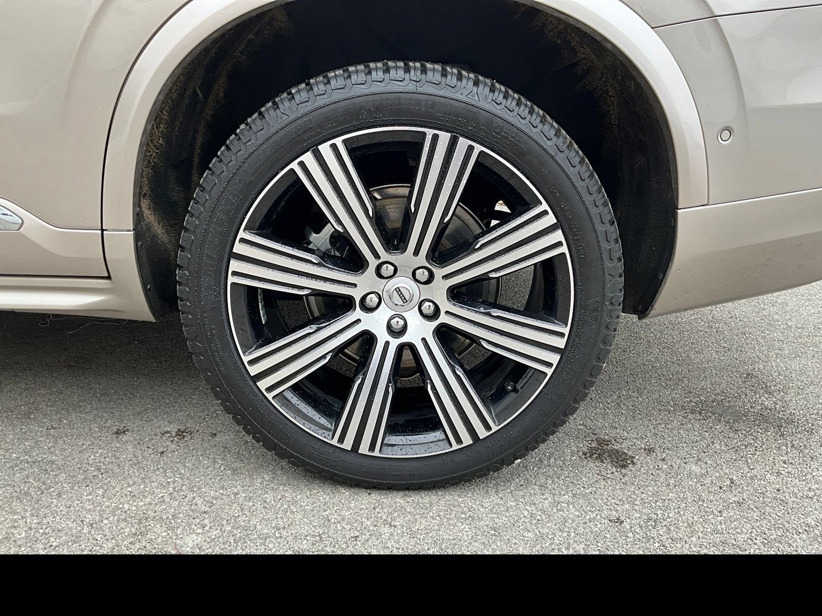 Certified 2023 Volvo XC90 B6 Ultimate w/ Protection Package Premier AWD/4WD image 15