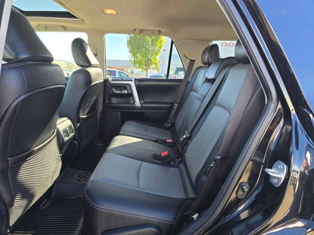 Used 2018 Toyota 4Runner SR5 Premium image 16