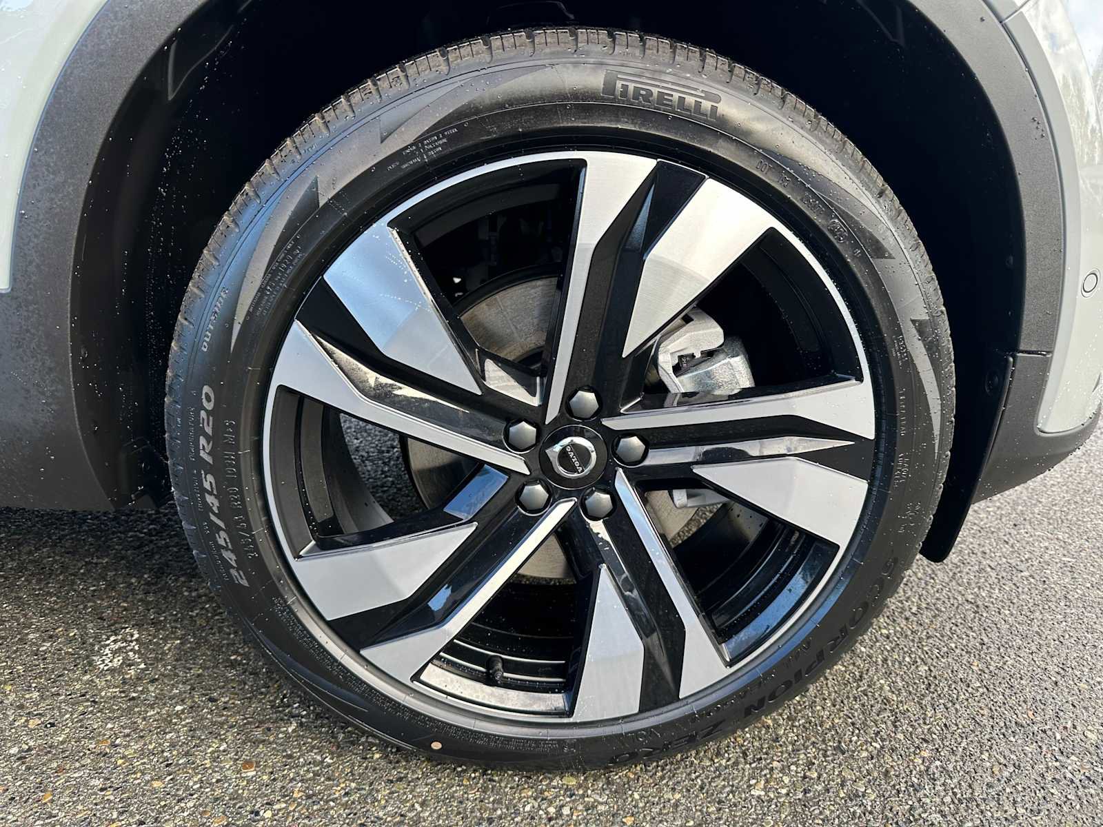 New 2026 Volvo XC40 B5 Ultra w/ Climate Package image 9