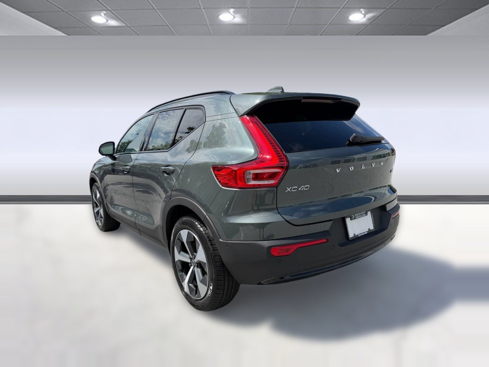 New 2026 Volvo XC40 B5 Plus w/ Climate Package AWD/4WD image 3