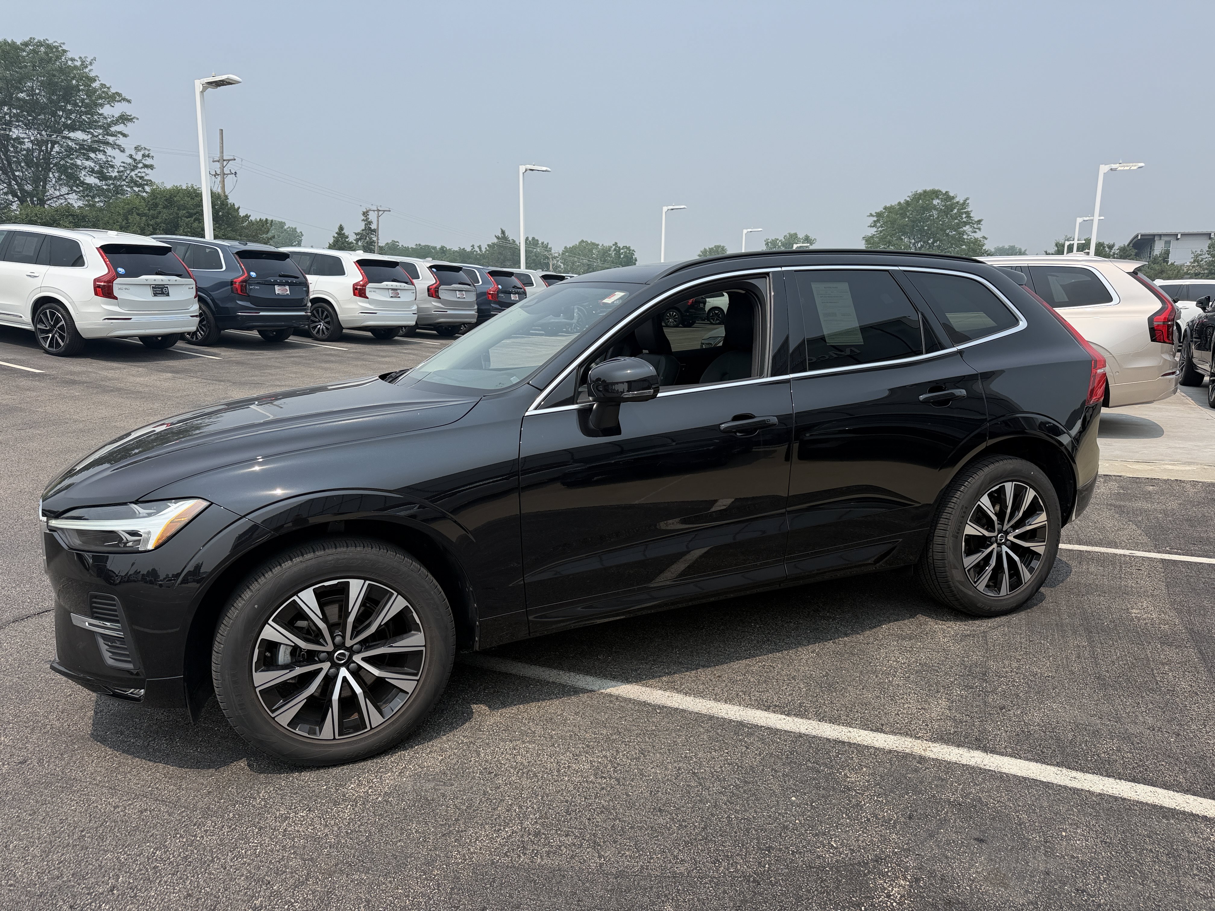 Used 2023 Volvo XC60 B5 Core w/ Climate Package AWD/4WD image 6