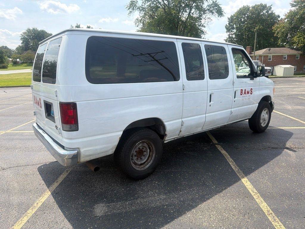 Used 2005 Ford E-350 and Econoline 350 XLT RWD image 5