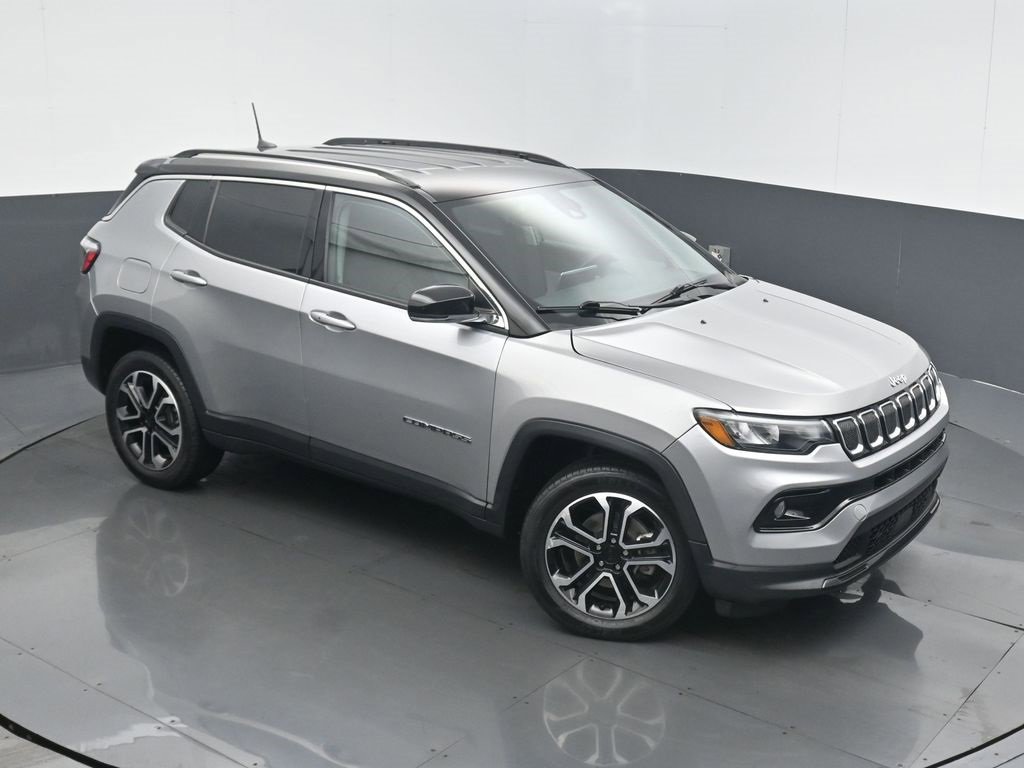 Used 2022 Jeep Compass Limited image 34