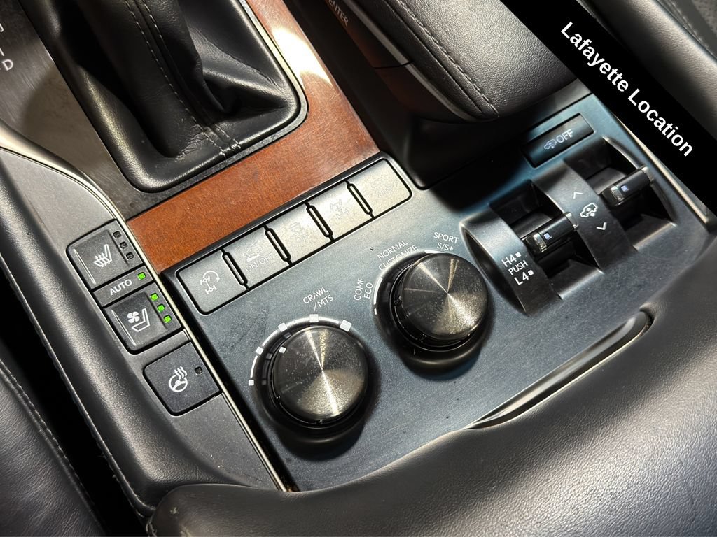 Used 2019 Lexus LX 570 4WD w/ Luxury Package image 10