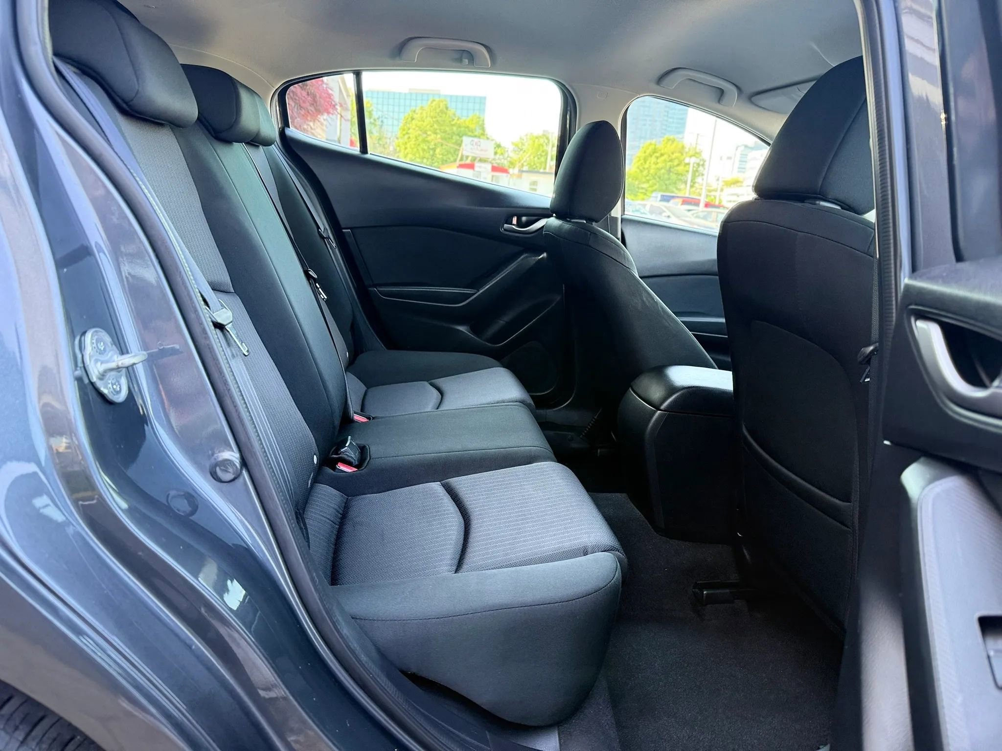 Used 2014 MAZDA MAZDA3 i Sport image 26