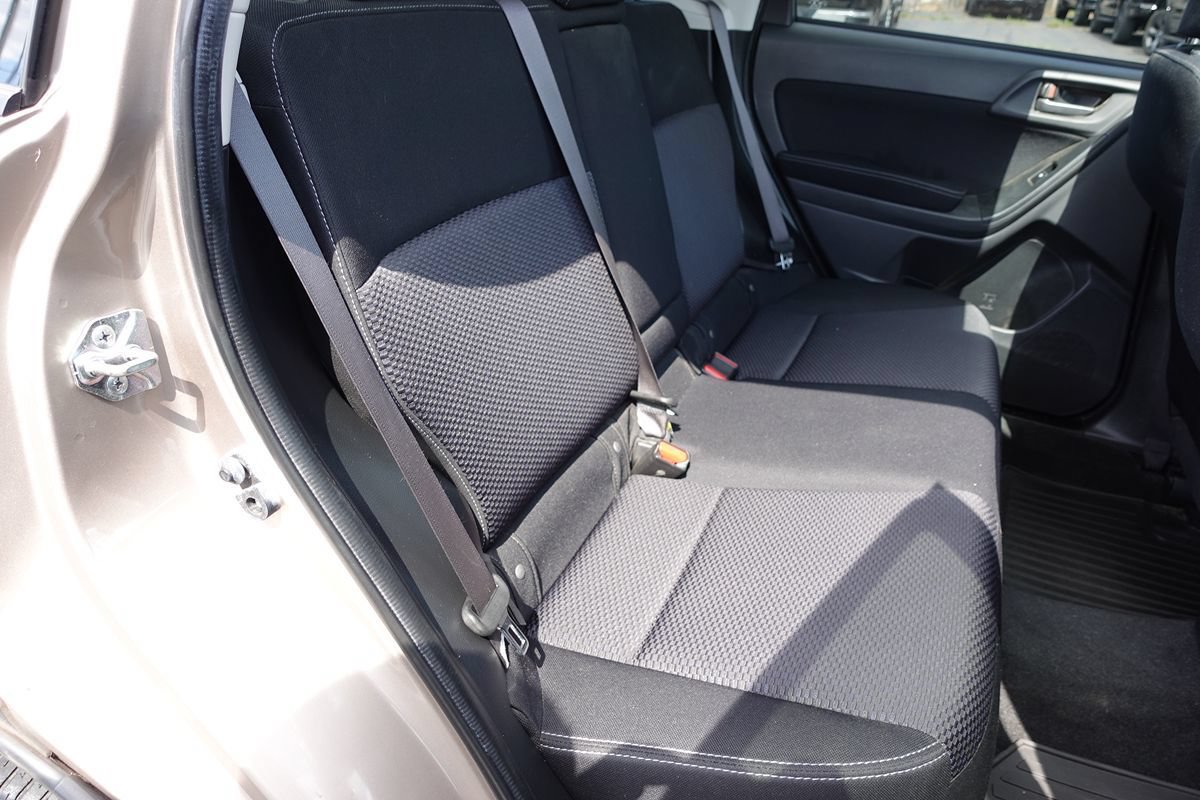 Used 2015 Subaru Forester 2.5i Premium w/ All-Weather Package AWD/4WD image 25