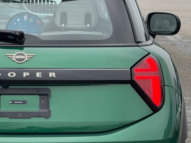 Used 2026 MINI Cooper 2-Door Hardtop image 5