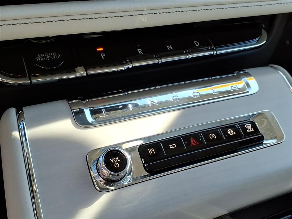 Used 2026 Lincoln Aviator Reserve w/ Luxury Package image 22