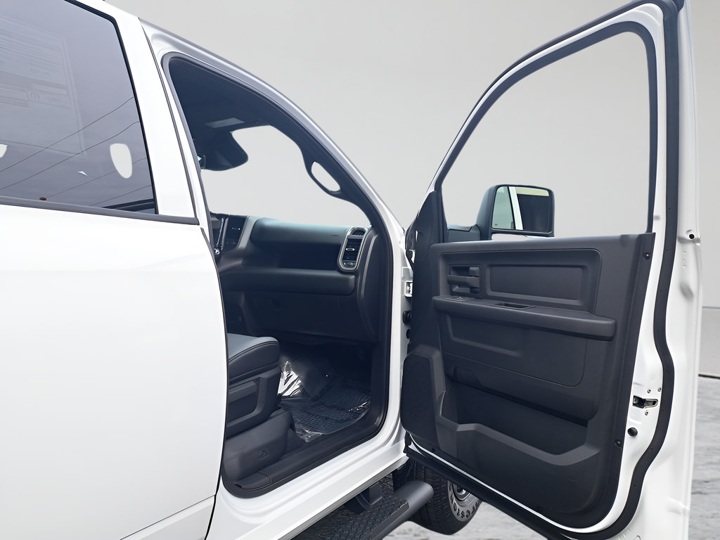 New 2026 RAM 3500 Tradesman AWD/4WD image 15