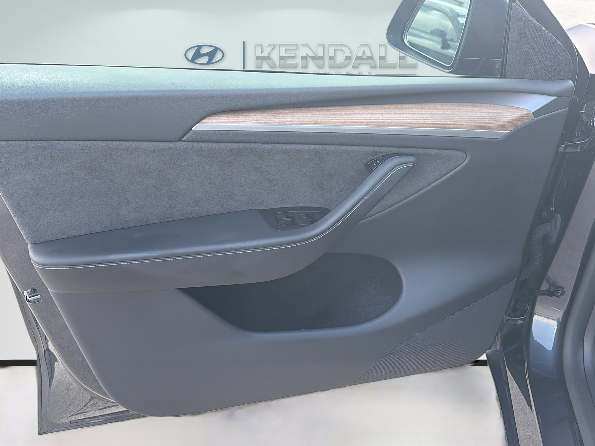 Used 2025 Tesla Model Y Long Range AWD/4WD image 18