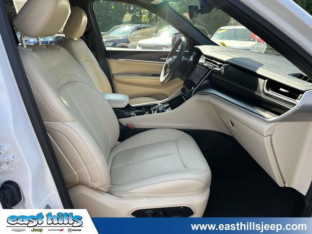 Used 2023 Jeep Grand Cherokee Limited AWD/4WD image 25