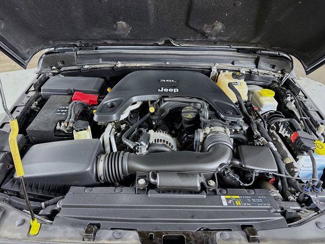 Used 2019 Jeep Wrangler Unlimited Sahara w/ LED Lighting Group image 28