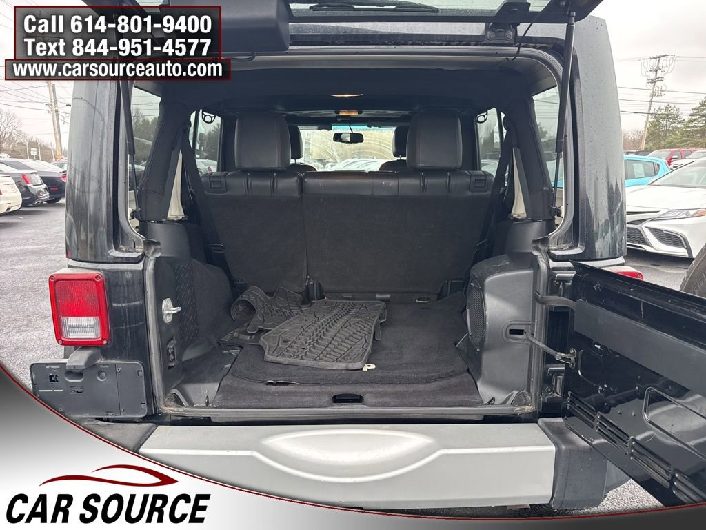 Used 2013 Jeep Wrangler Unlimited Sahara w/ Connectivity Group image 28