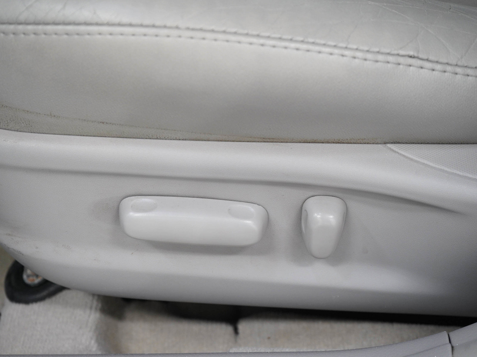 Used 2011 Toyota Camry XLE w/ XLE Extra-Value Pkg #1 FWD image 21