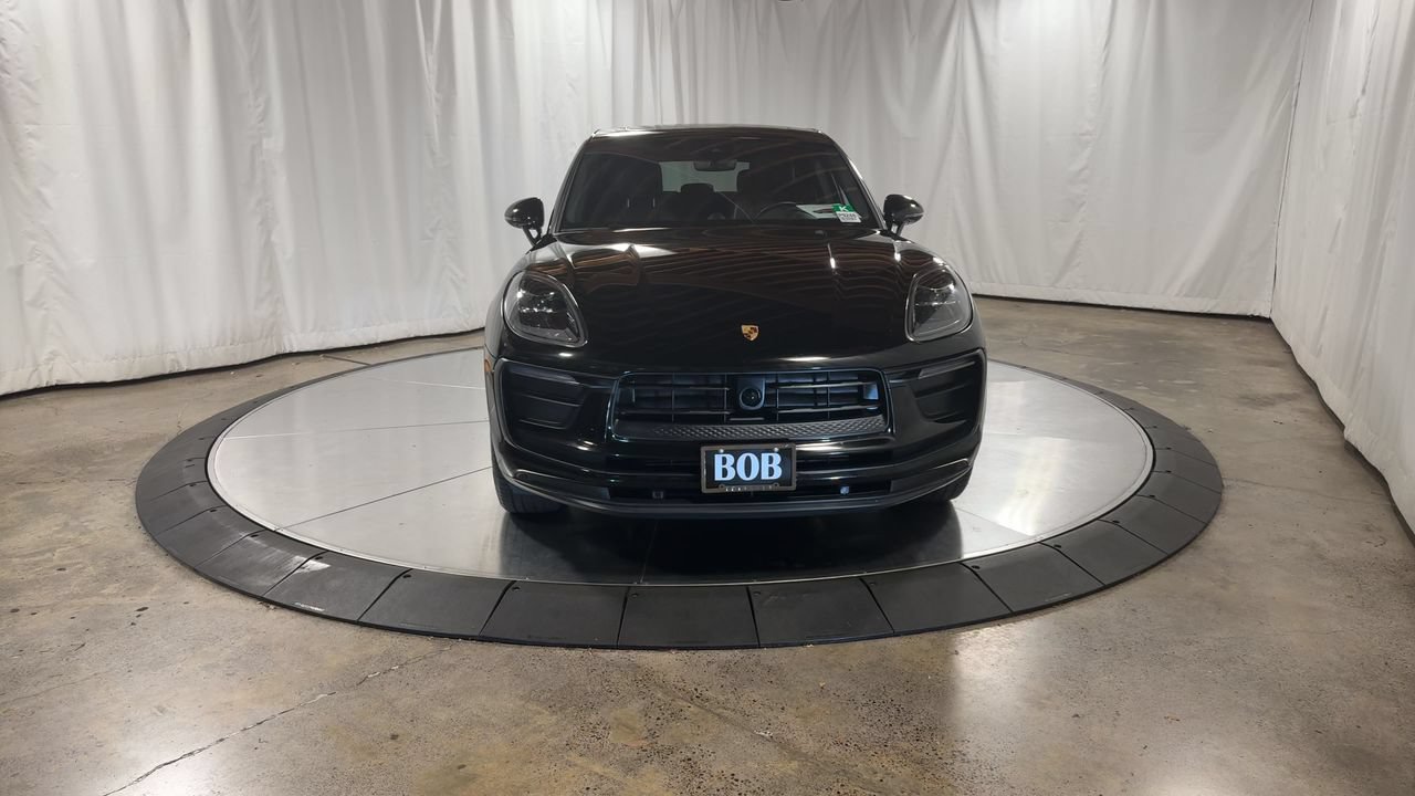 Used 2024 Porsche Macan AWD/4WD image 9