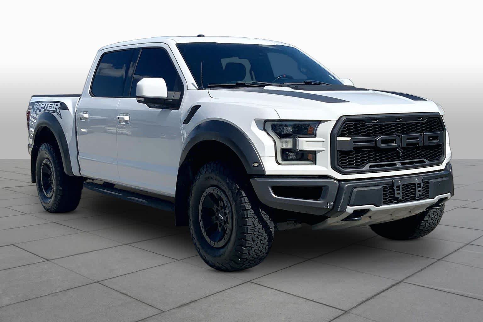 Used 2018 Ford F150 Raptor w/ Equipment Group 802A Luxury AWD/4WD image 3