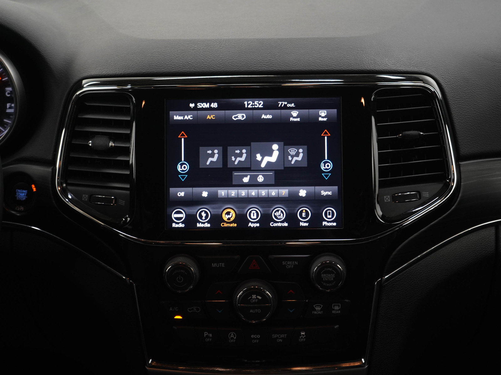 Used 2019 Jeep Grand Cherokee Limited w/ Trailer Tow Group IV AWD/4WD image 15