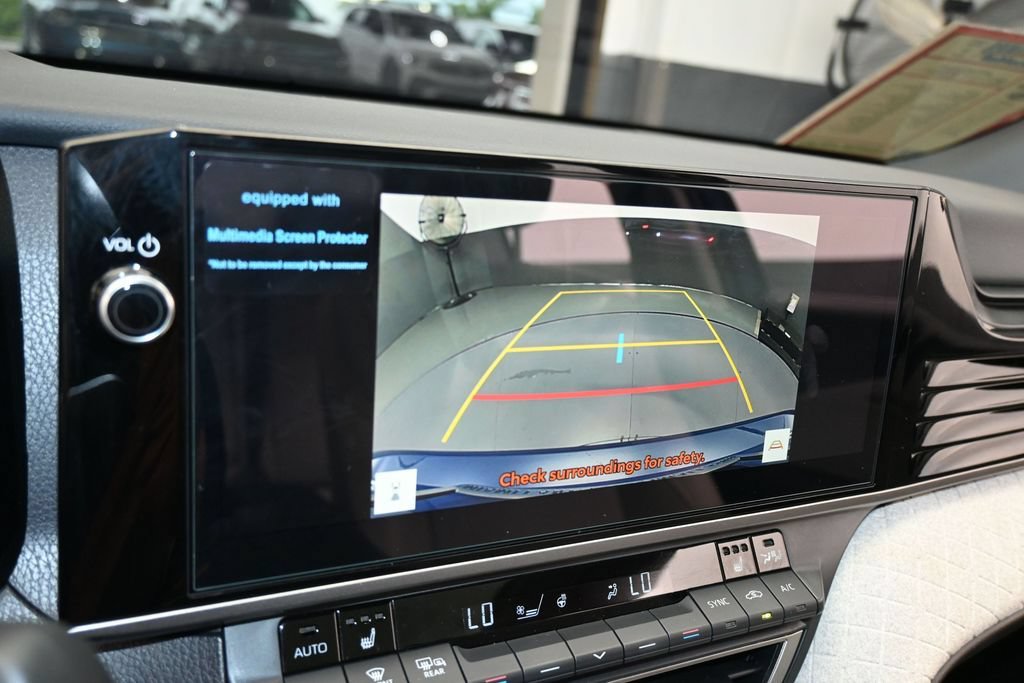 Used 2025 Toyota Camry XLE FWD image 19