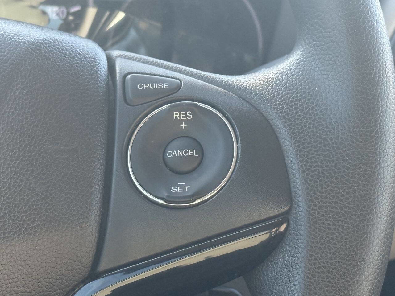 Used 2018 Honda HR-V LX image 22