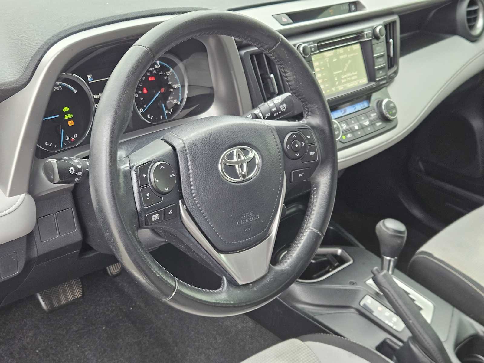 Used 2017 Toyota RAV4 XLE image 2
