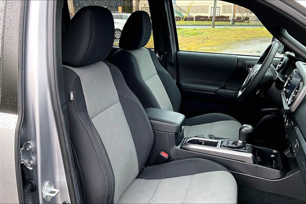 Used 2021 Toyota Tacoma TRD Off-Road w/ Technology Package image 10