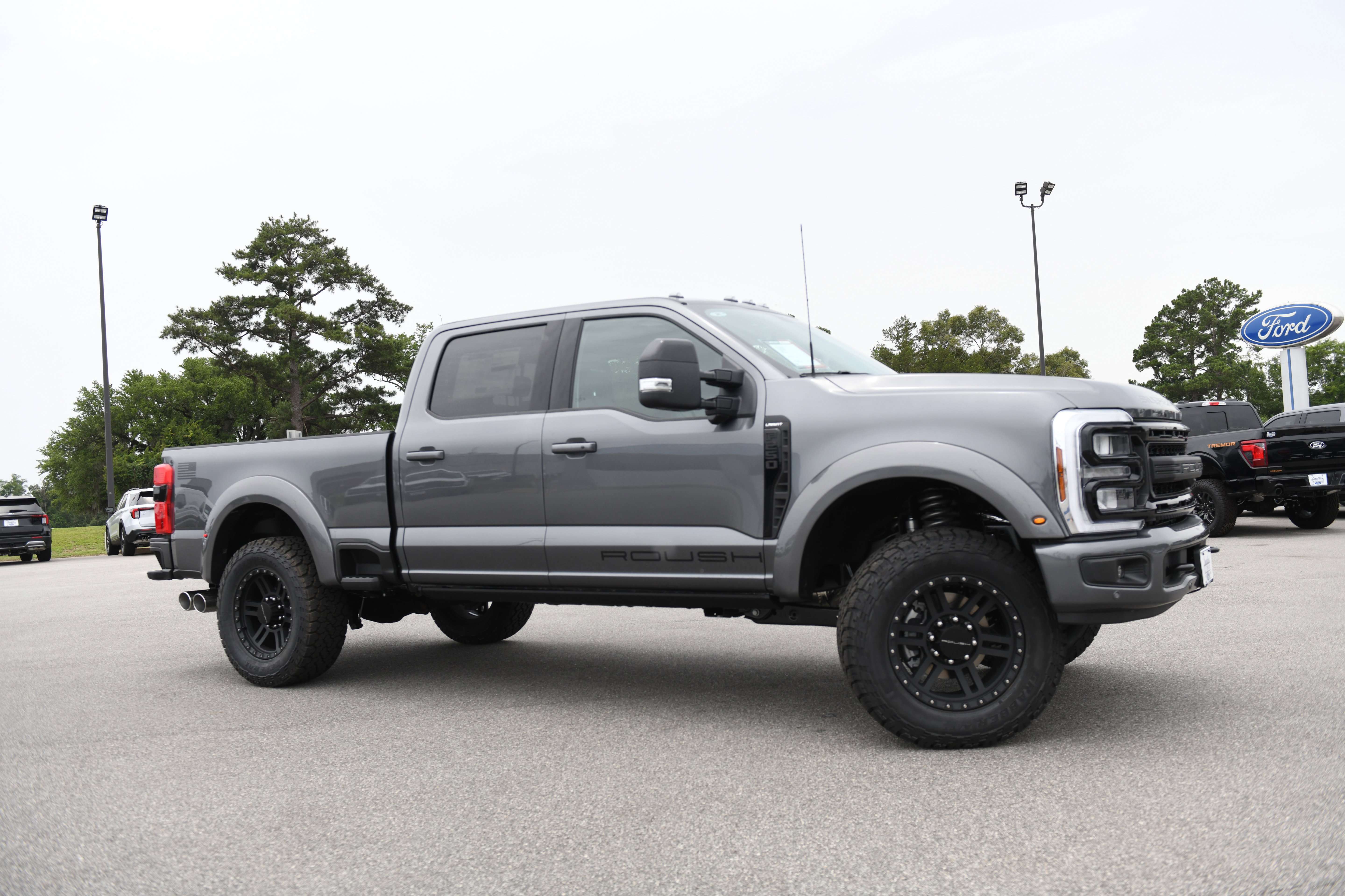 New 2026 Ford F250 Lariat w/ Black Appearance Package AWD/4WD image 1