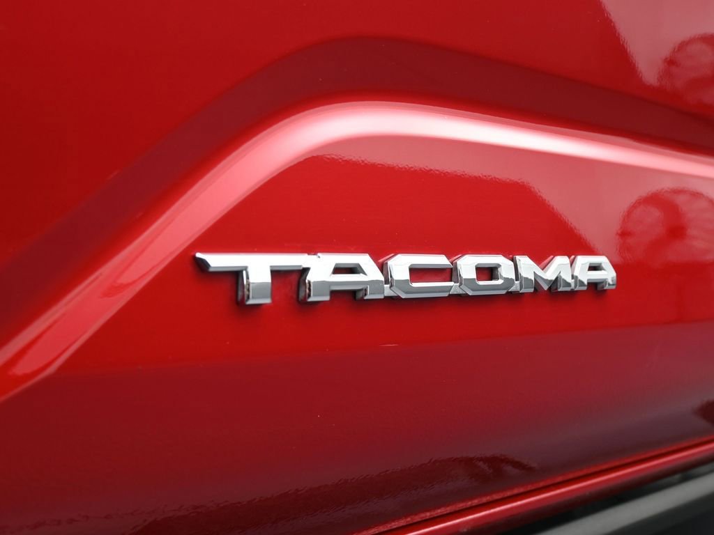 Used 2025 Toyota Tacoma SR5 image 31