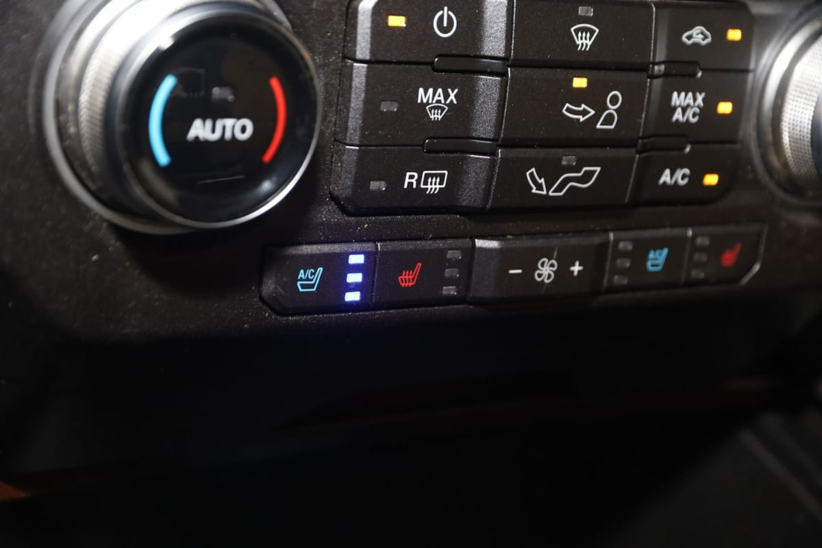 Used 2017 Ford F150 Limited w/ Trailer Tow Package AWD/4WD image 8