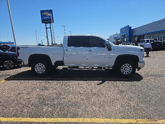 Used 2024 Chevrolet Silverado 2500 LTZ AWD/4WD image 2