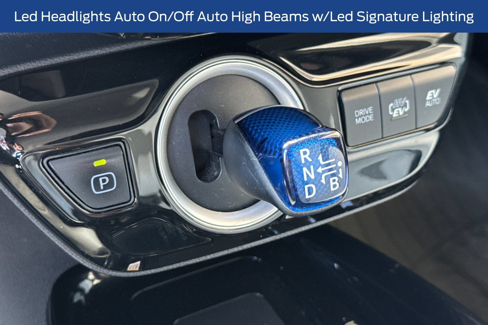 Used 2020 Toyota Prius Prime XLE FWD image 28