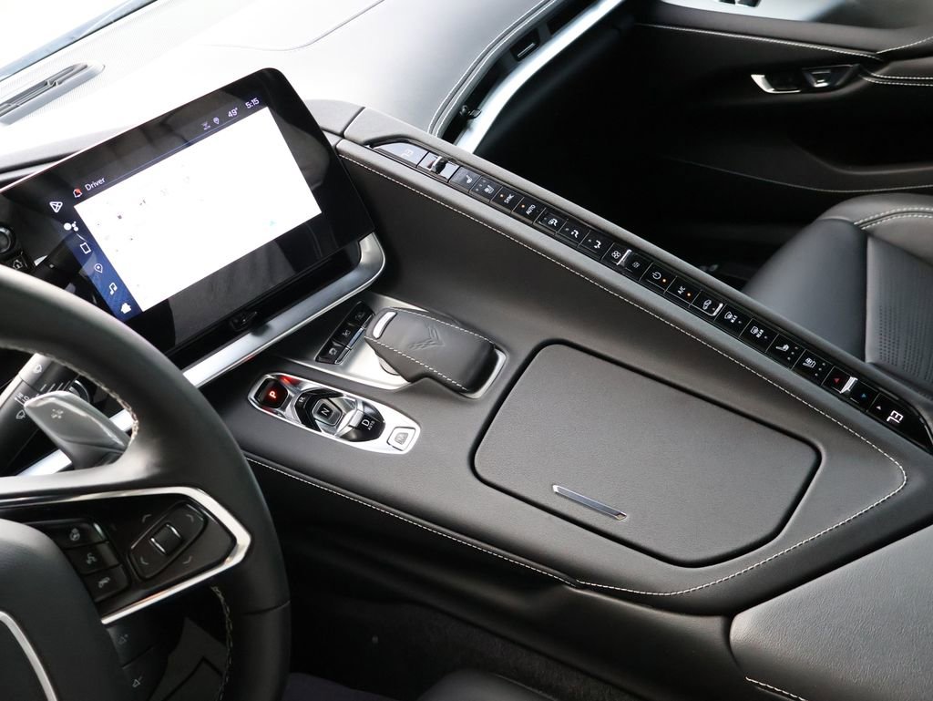 Used 2024 Chevrolet Corvette Stingray Preferred Cpe w/ Z51 Performance Package image 18