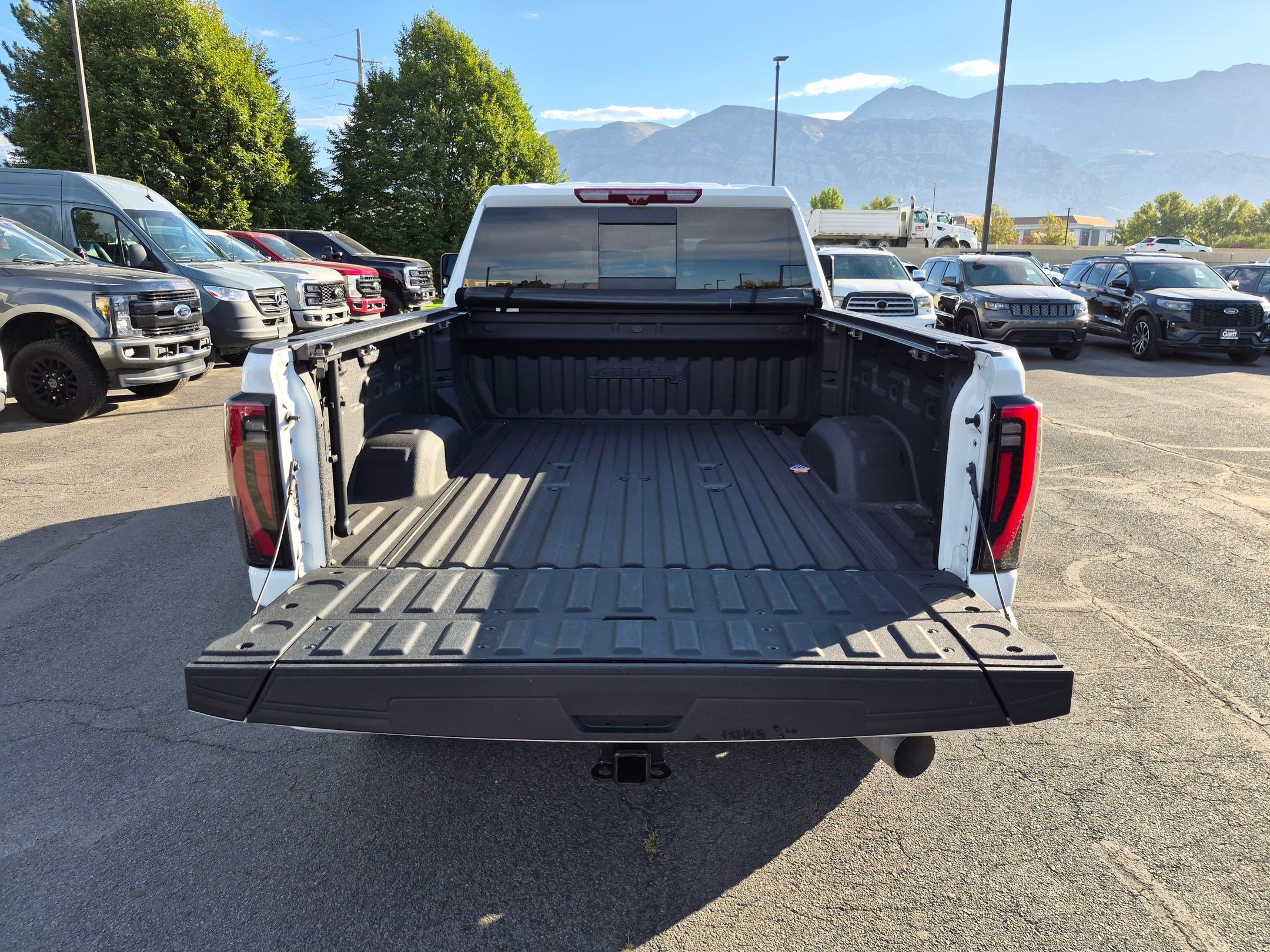 Used 2024 GMC Sierra 3500 AT4 w/ Technology Package AWD/4WD image 33