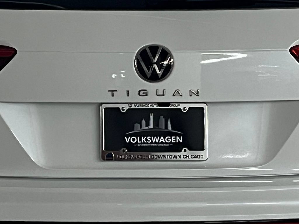 Certified 2023 Volkswagen Tiguan SE R-Line FWD image 36