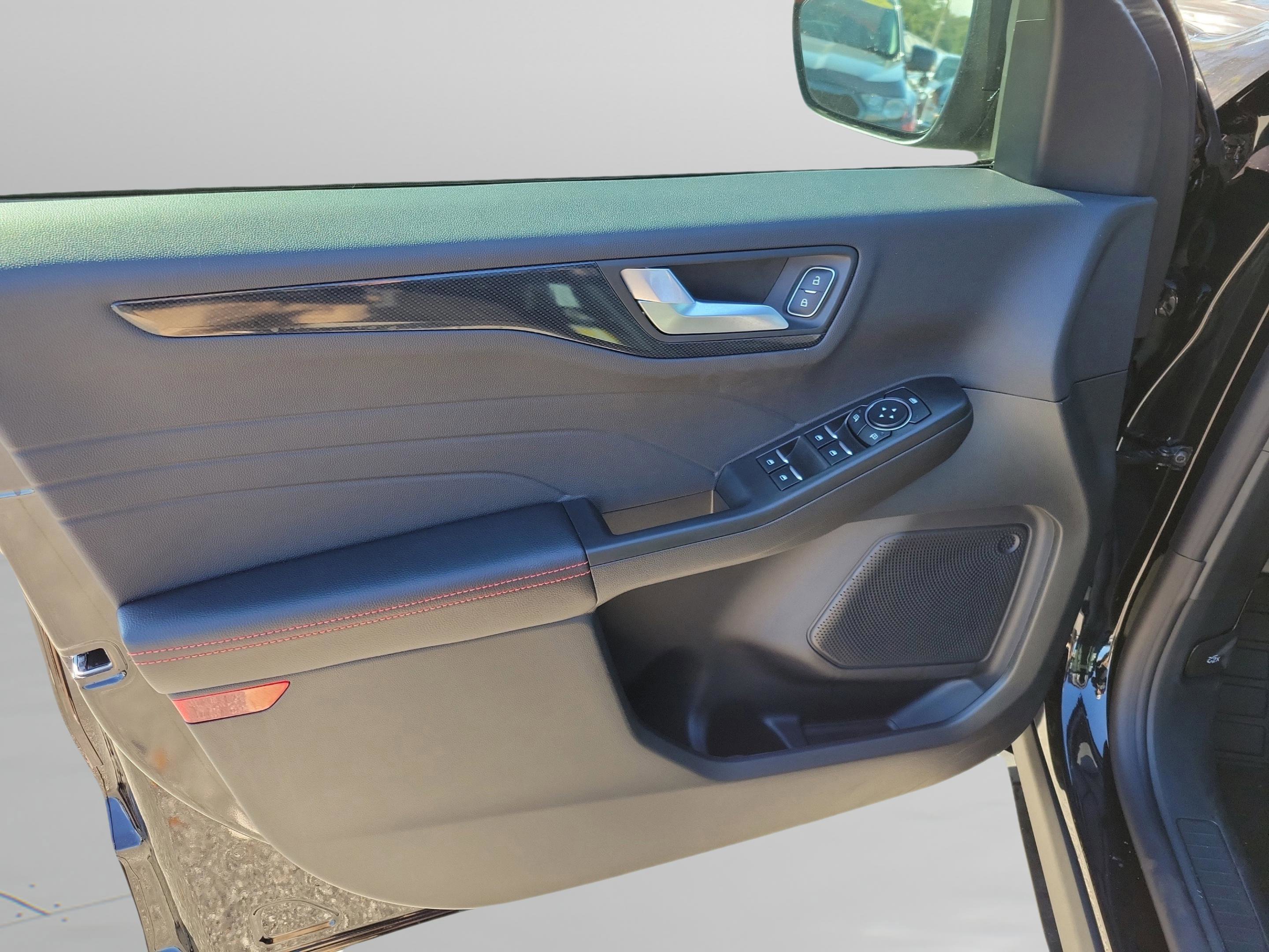 New 2026 Ford Escape ST-Line w/ Tech Pack #1 image 5