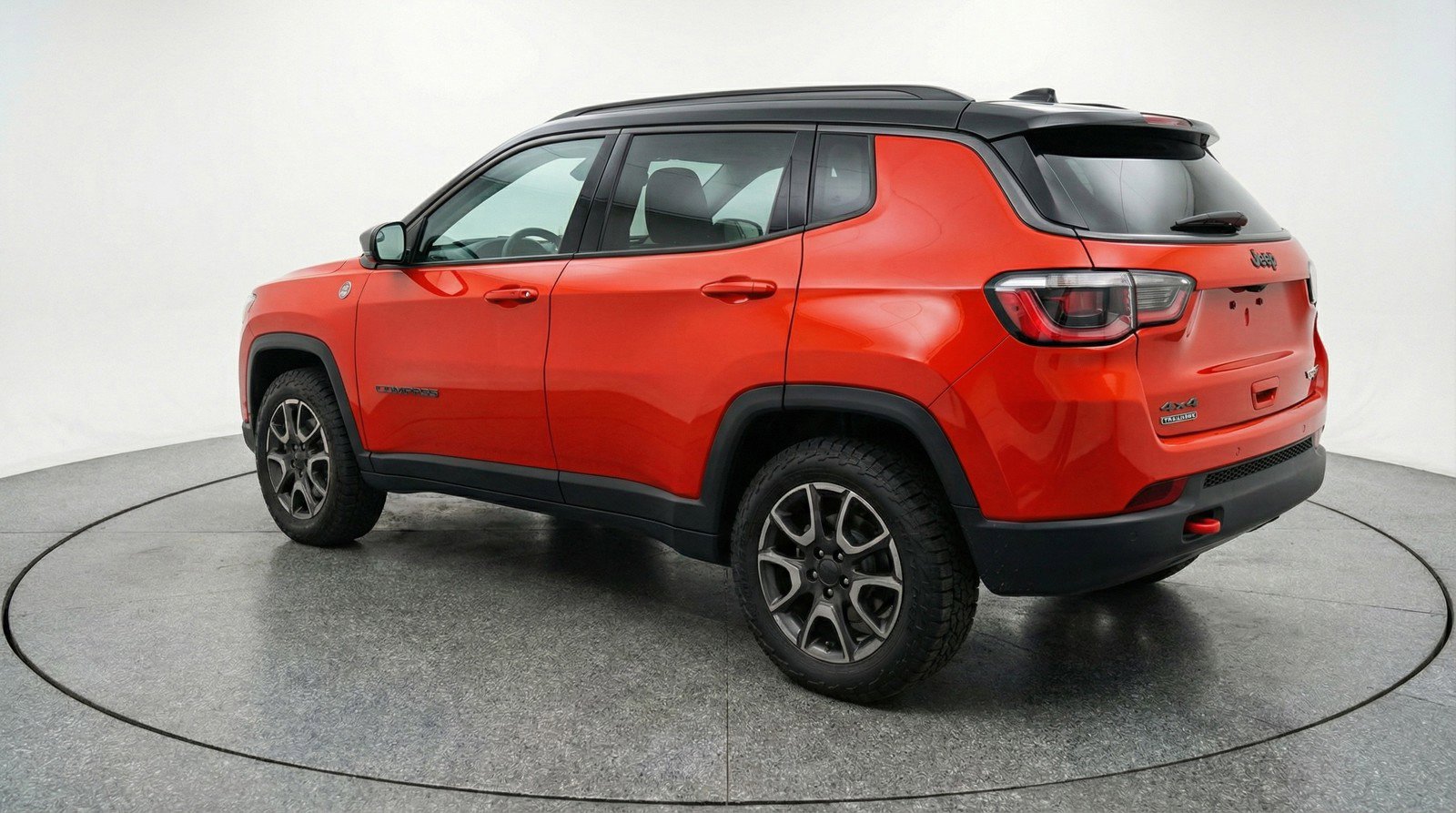 Used 2025 Jeep Compass Trailhawk AWD/4WD image 6