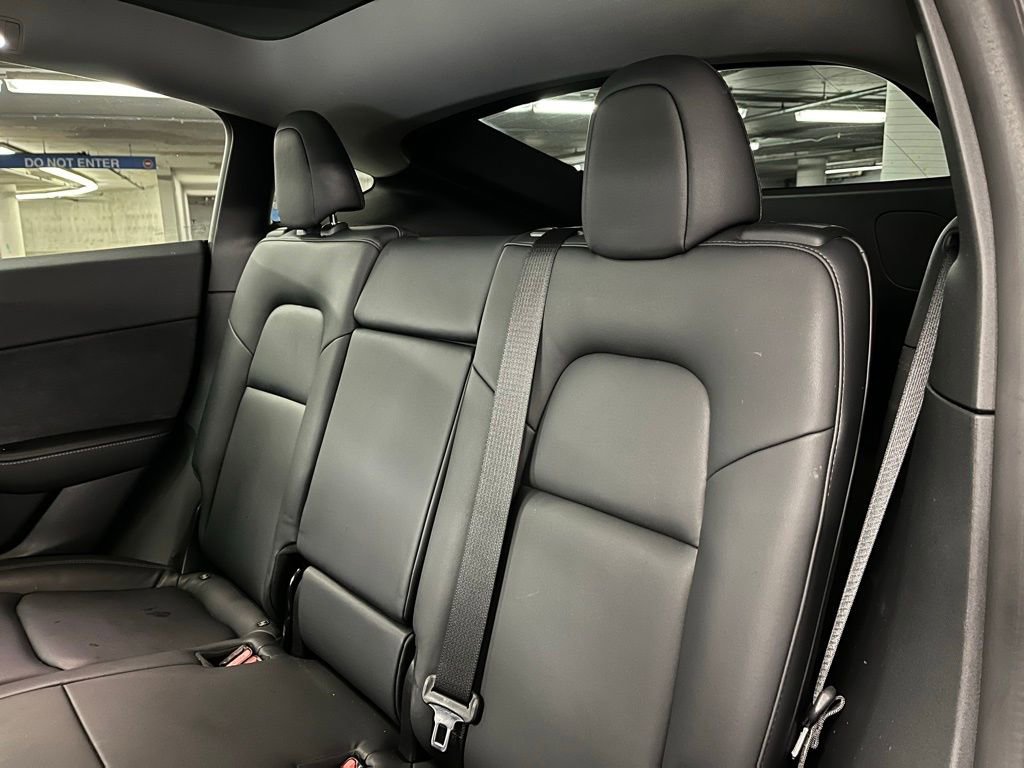 Used 2020 Tesla Model Y Long Range image 19