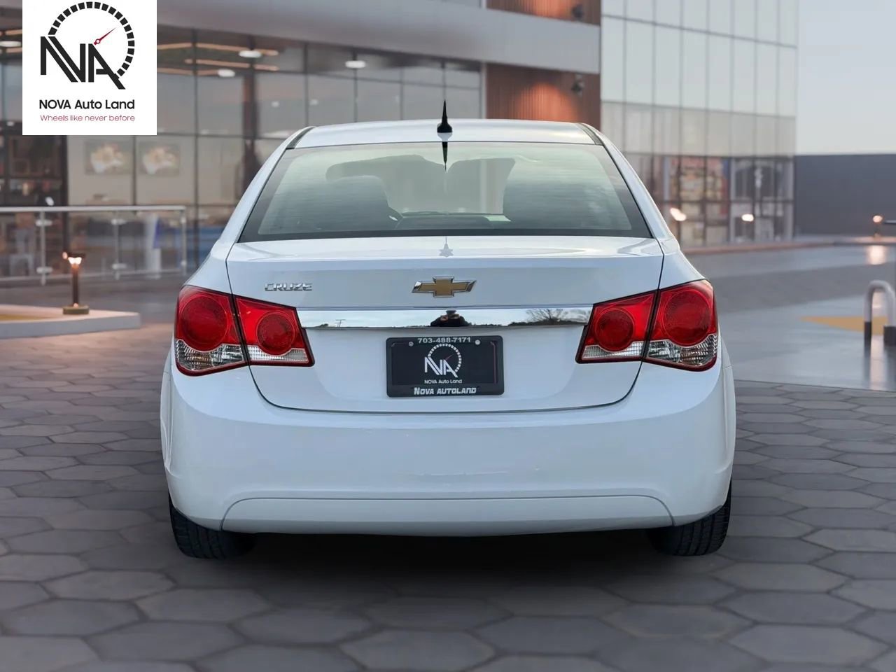 Used 2013 Chevrolet Cruze LS image 7