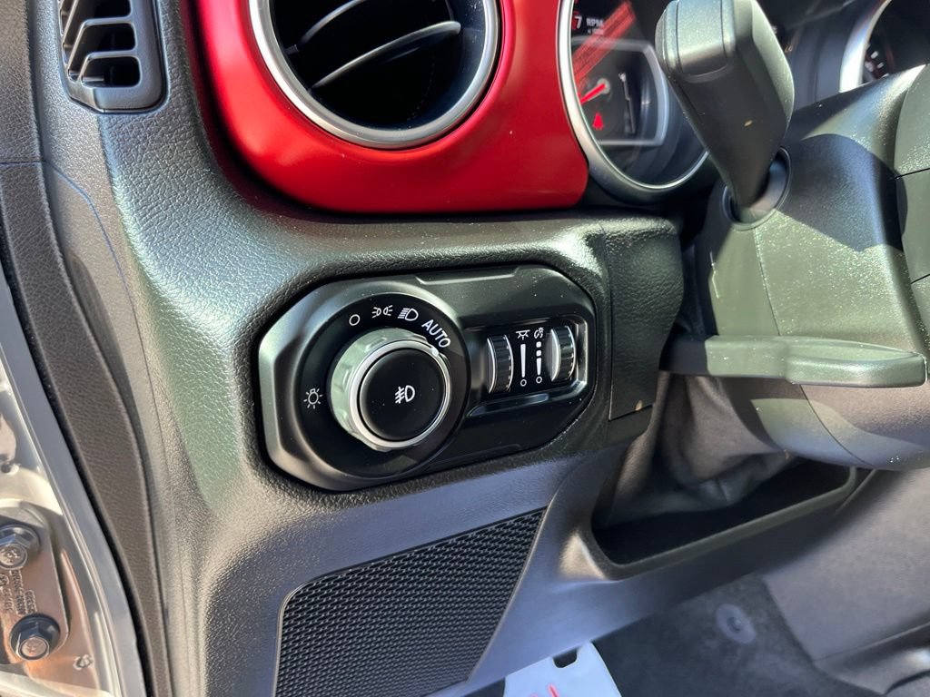 Used 2021 Jeep Wrangler Unlimited Rubicon AWD/4WD image 8