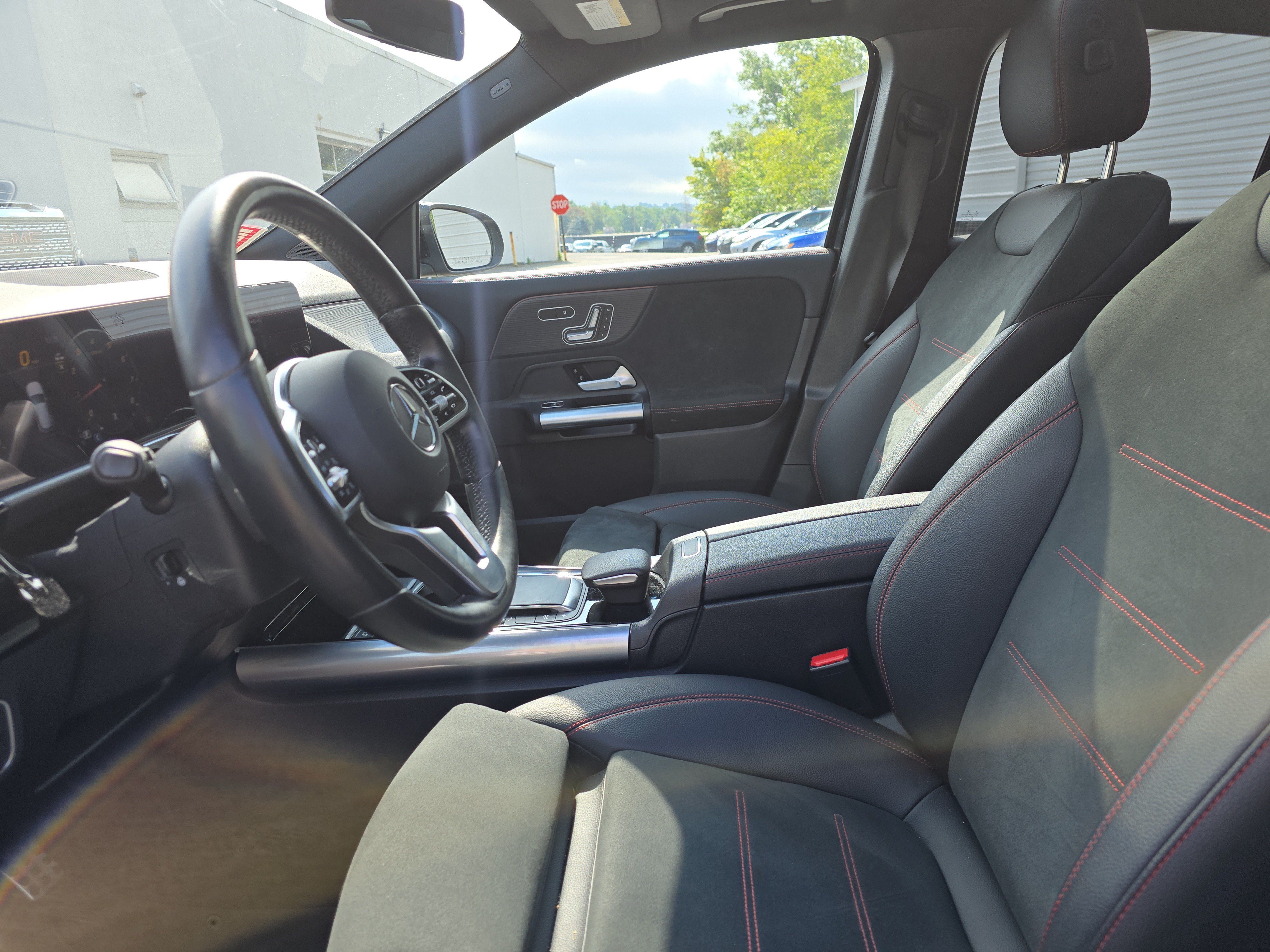 Used 2023 Mercedes-Benz GLA 250 4MATIC image 13