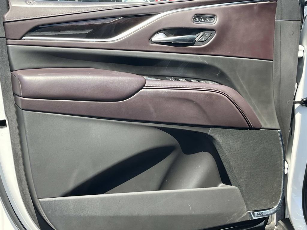 Used 2022 Cadillac Escalade Premium Luxury Platinum image 27