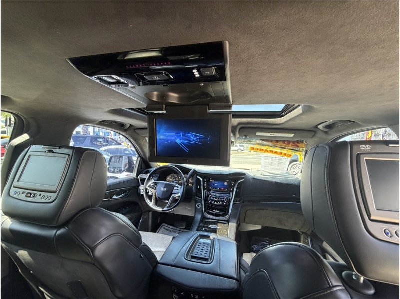 Used 2015 Cadillac Escalade ESV Platinum AWD/4WD image 35